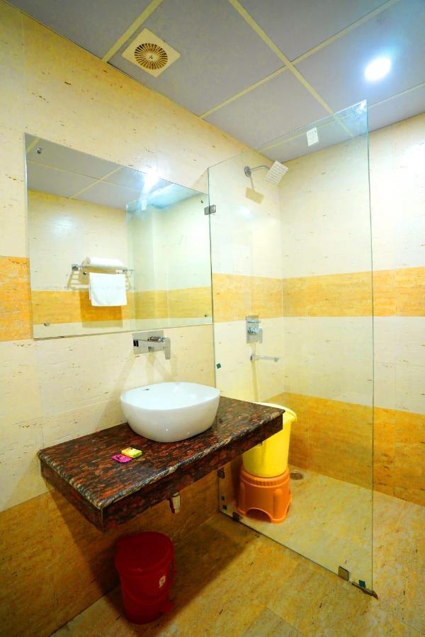 Hotel Amansara Lucknow Room photo